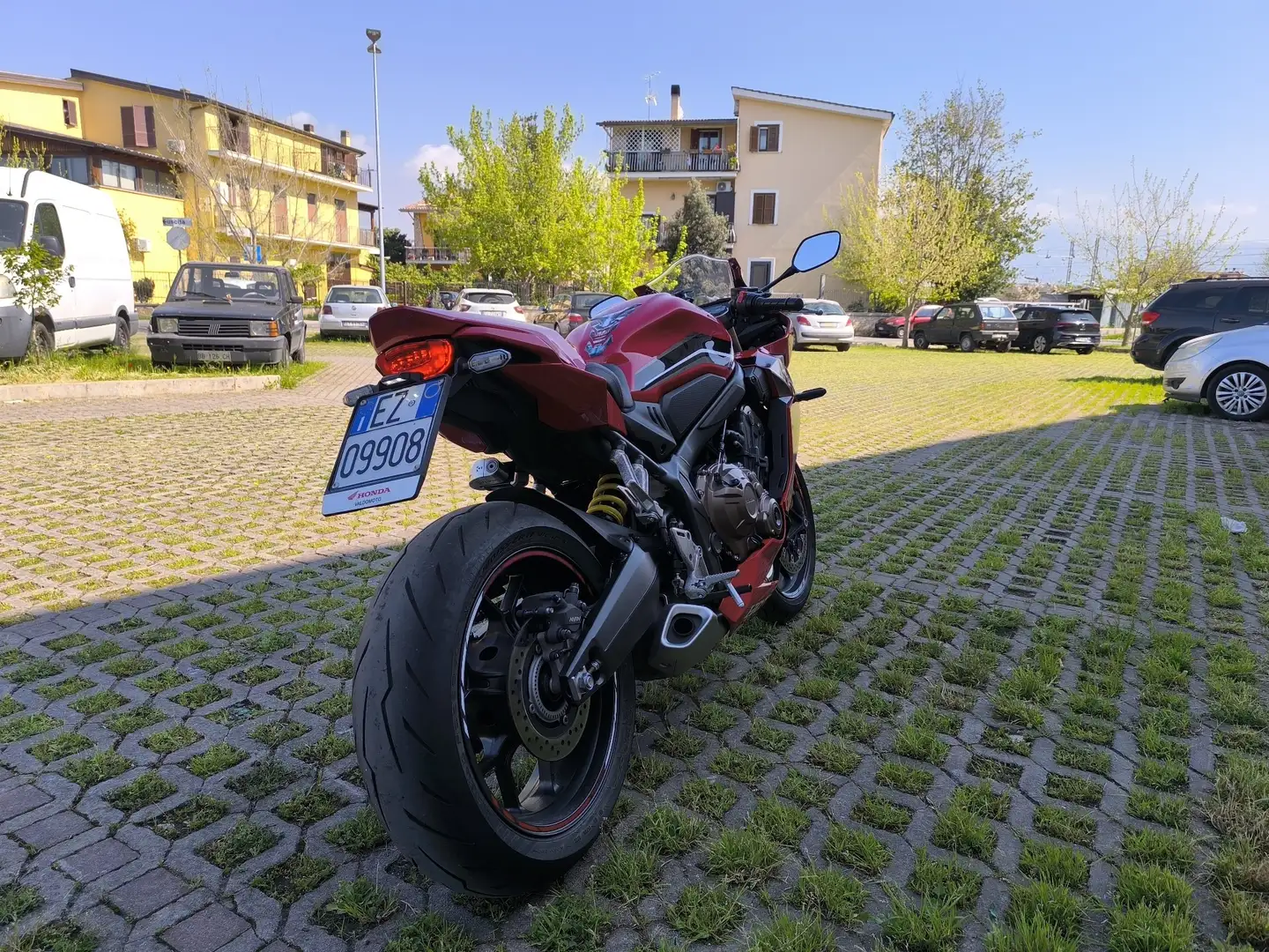 Honda CBR 650 Sport Rot - 1