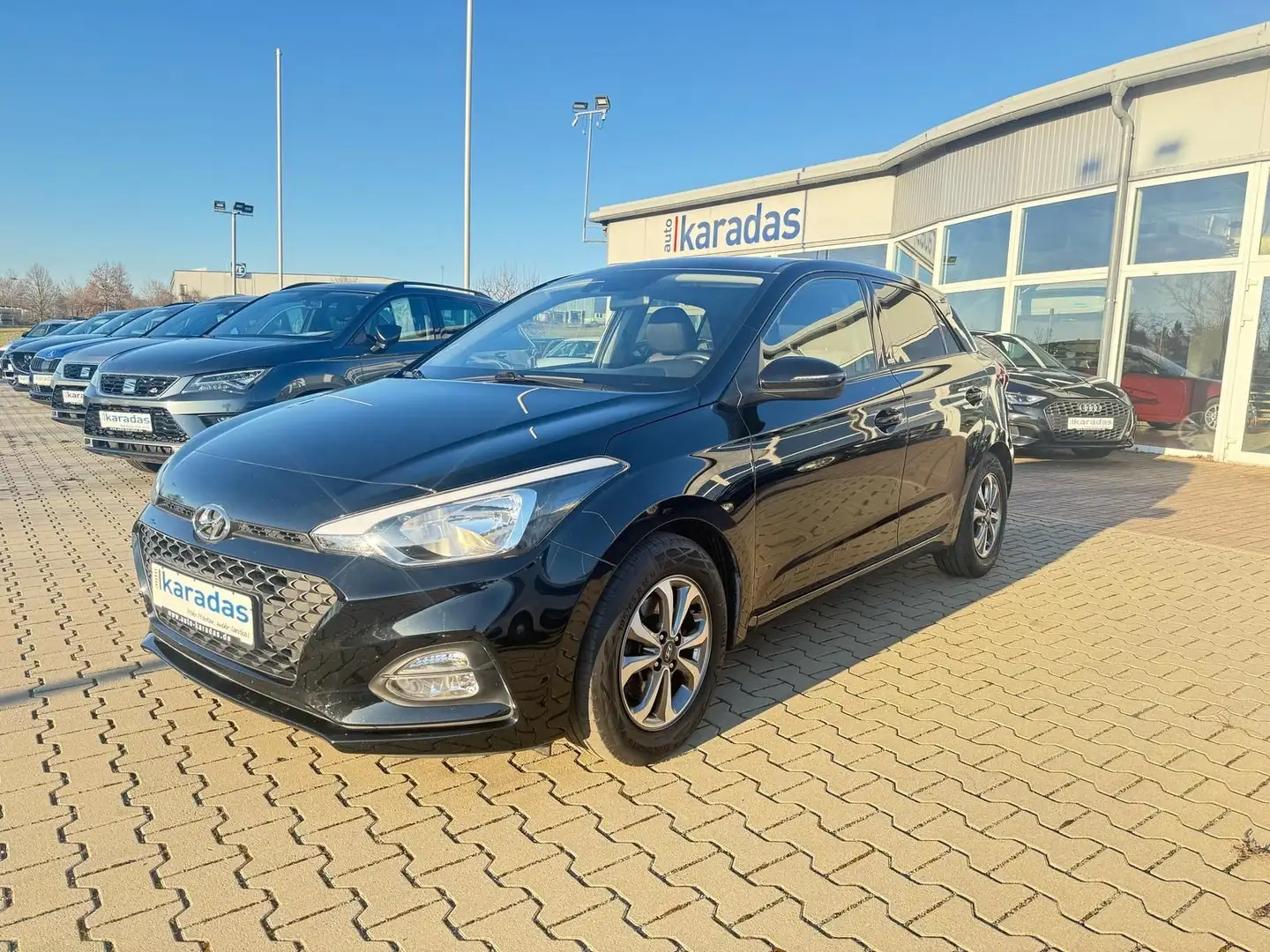 Hyundai i20 YES! 49.000KM/Sitzheiz/Kamera/Einparkhilfe Schwarz - 1