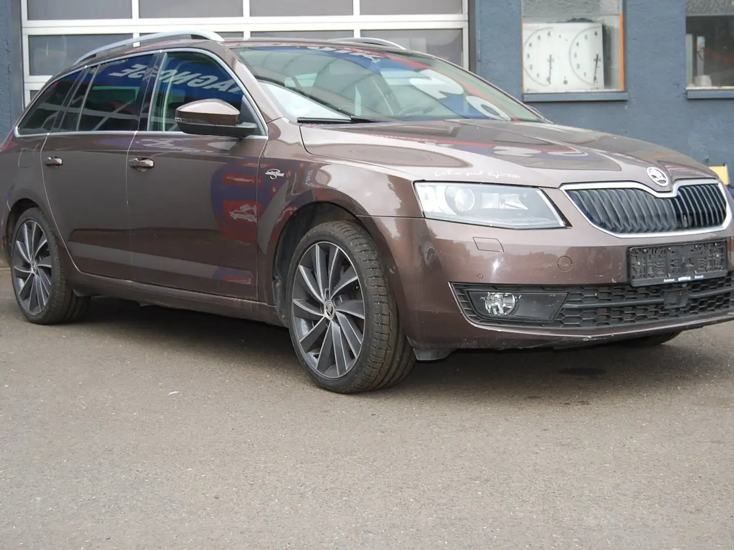 Skoda Octavia Combi 2.0 TDI (Green tec) 4x4 DSG L Braun - 2