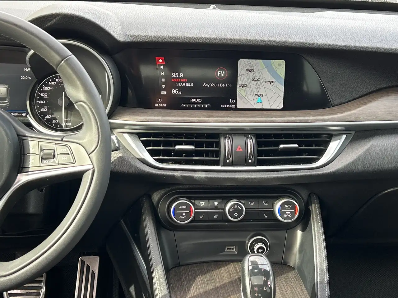 Alfa Romeo Stelvio снимка Alfa Romeo Stelvio