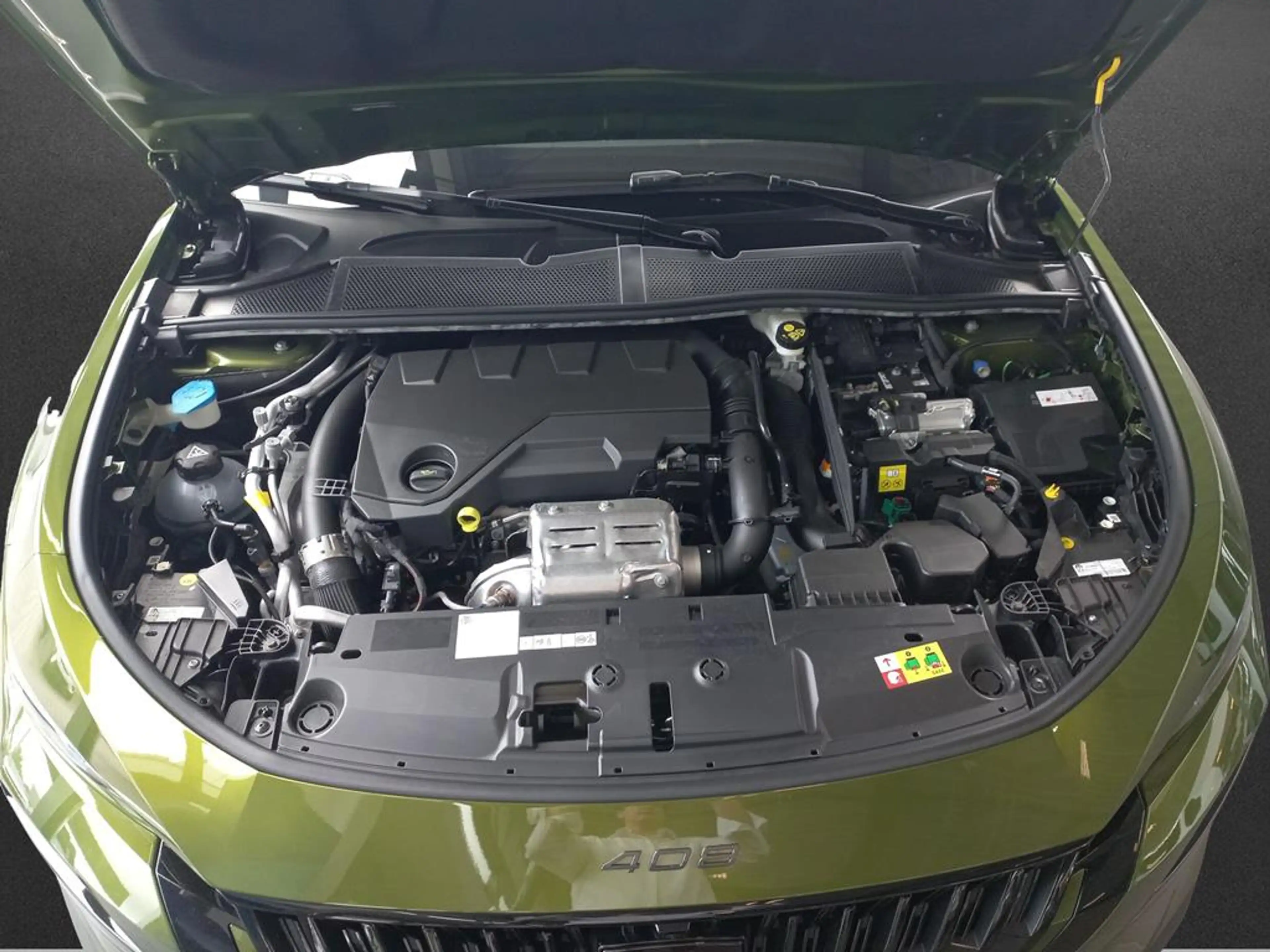 Peugeot 408 GT Exclusive Plug In Hybrid 240 e-DSC7 — photo 8