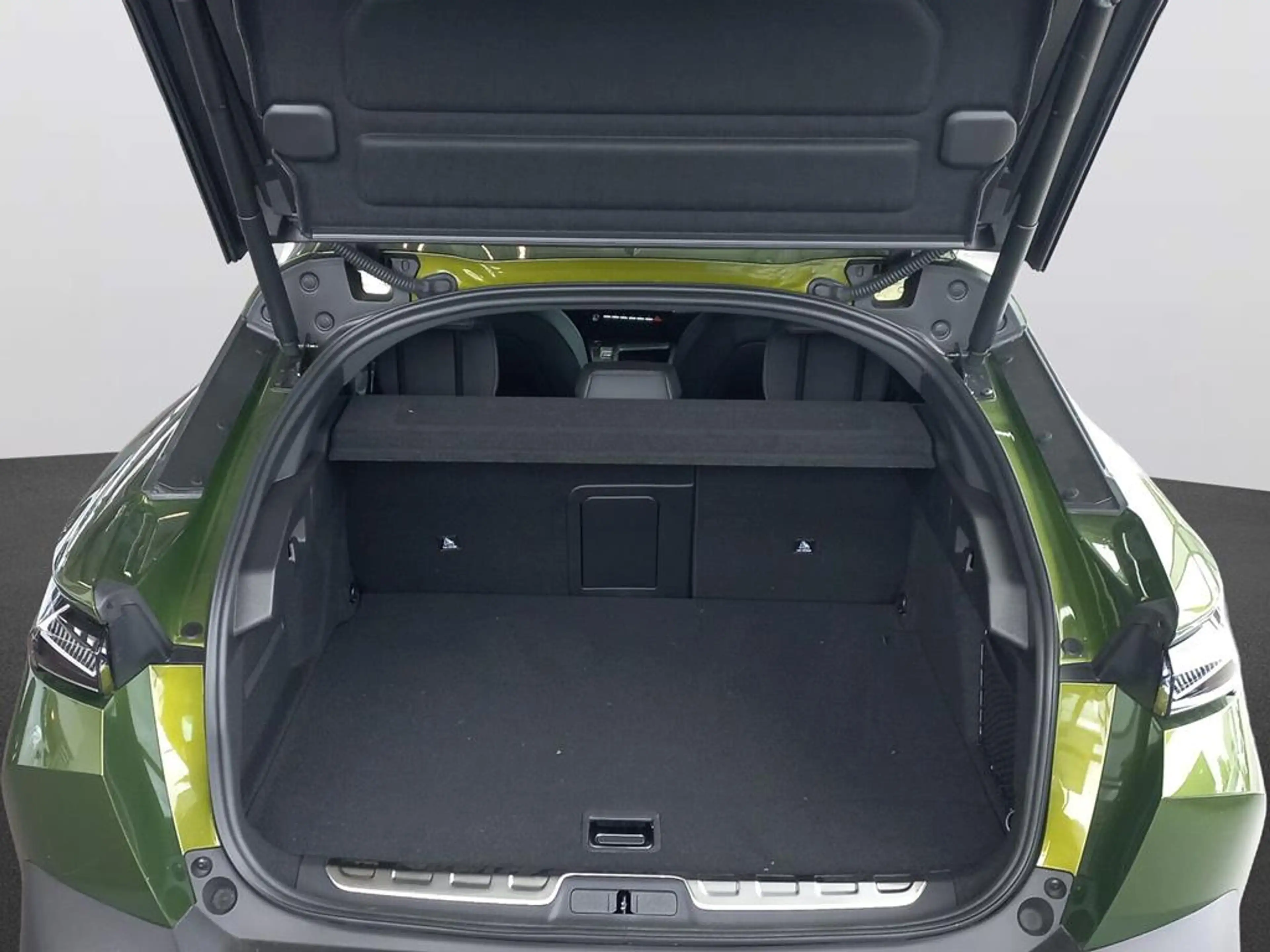 Peugeot 408 GT Exclusive Plug In Hybrid 240 e-DSC7 — photo 9