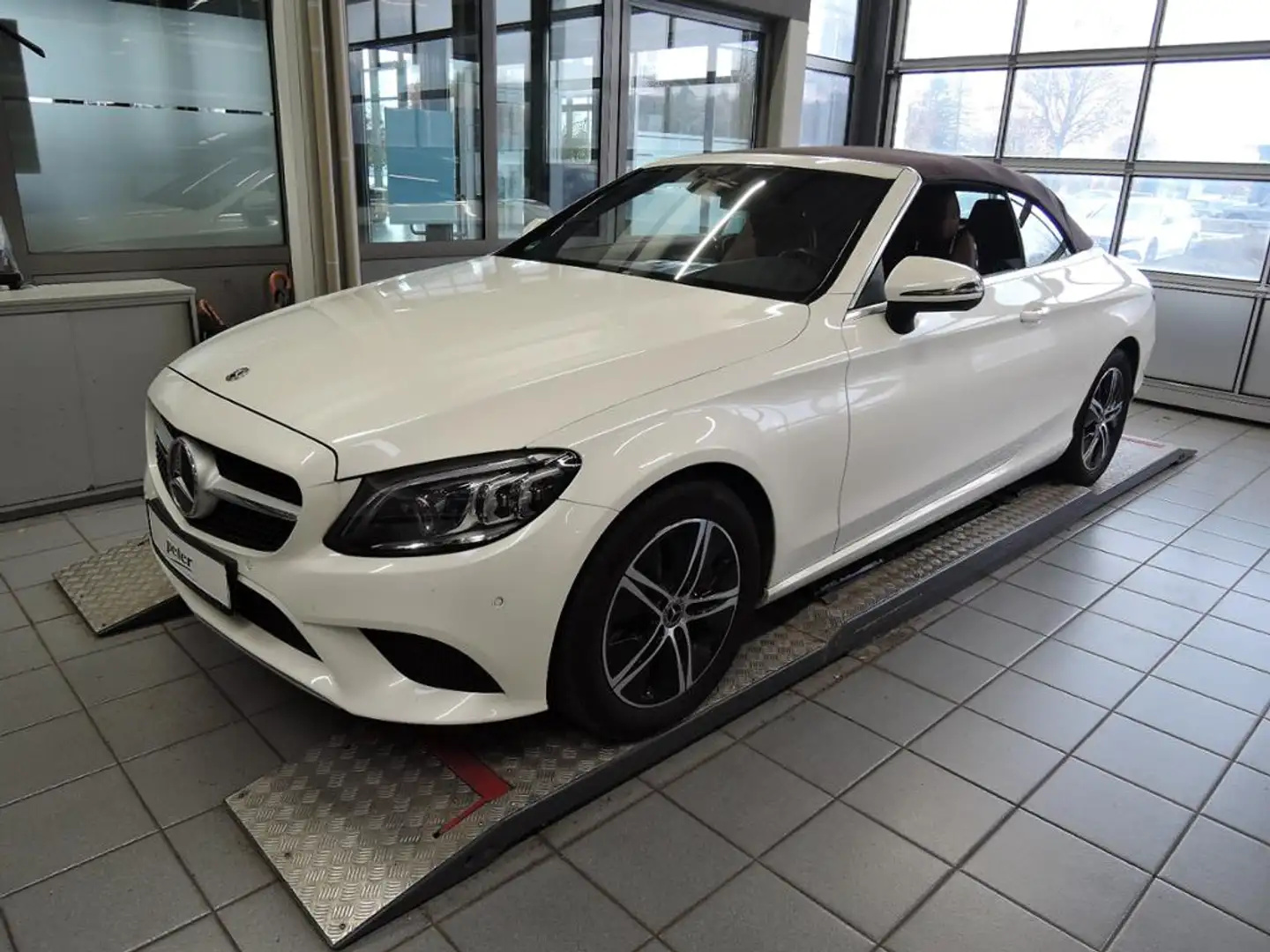 Mercedes-Benz C 300 Cabriolet /Multibeam/Distronic/Burmester/ White - 1
