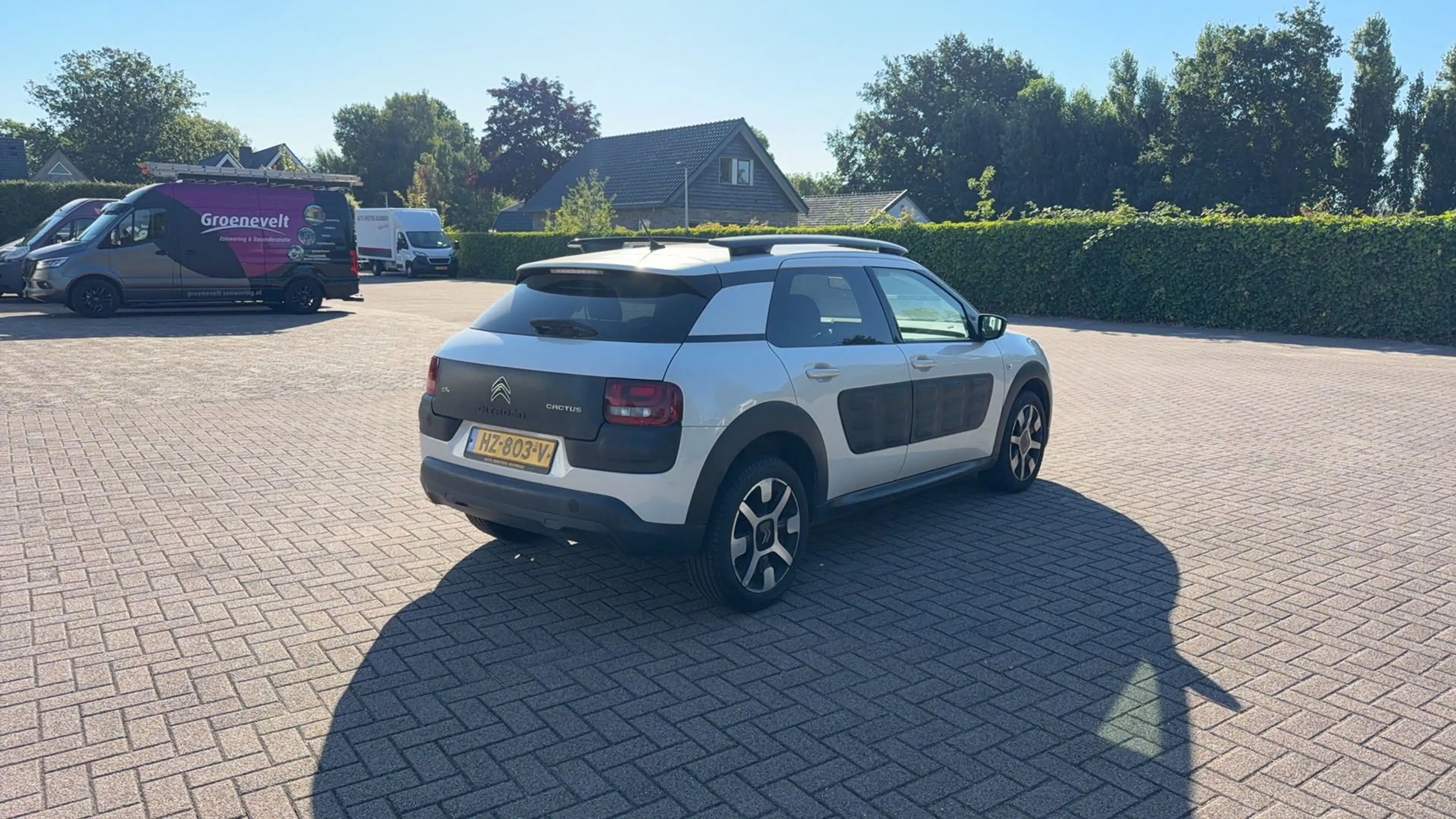 Citroen C4 Cactus 1.2i 110pk 1e eig. Shine Clima Navi Pano Nieuwe mo — photo 2
