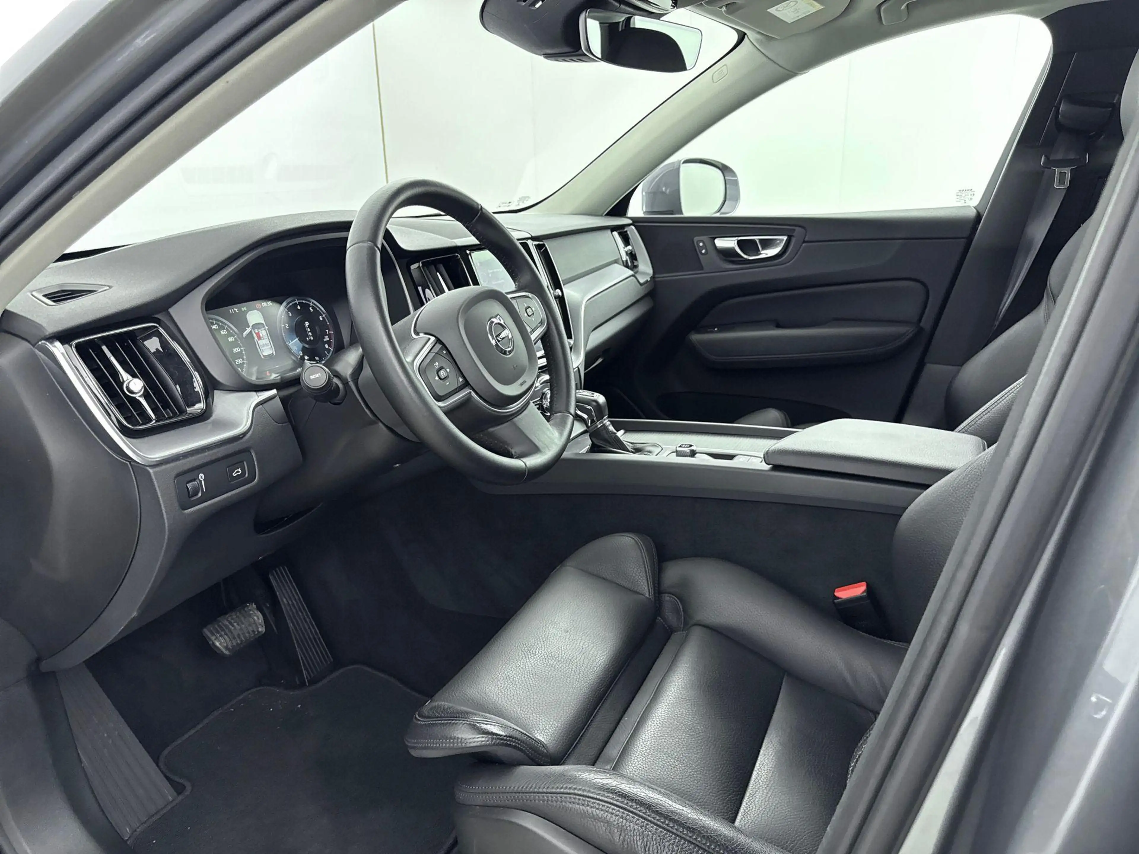 Volvo XC60 2.0 T5 MOMENTUM | SUMMERDEAL! | NAVI | CLIMA | CRU — photo 10