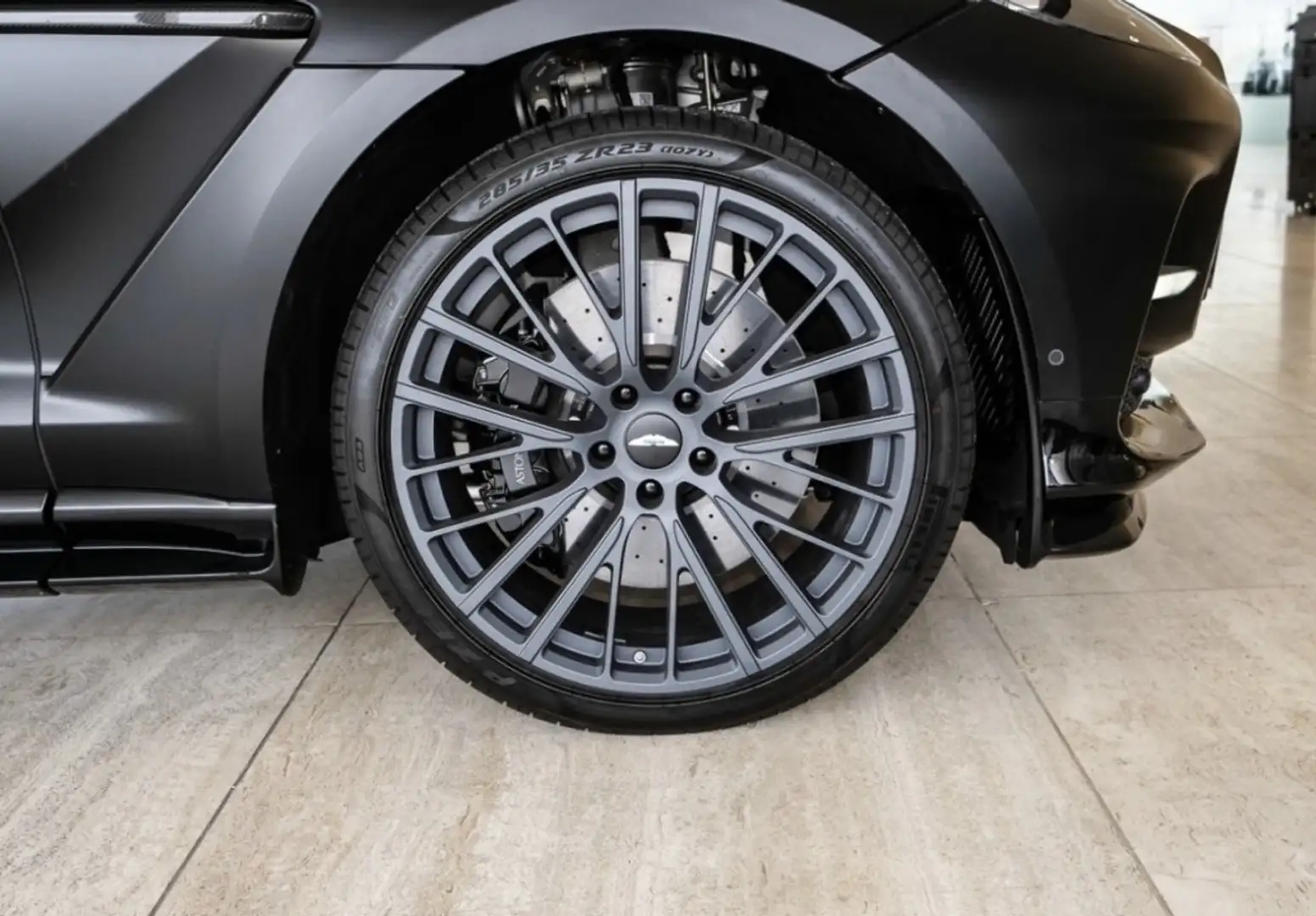 Aston Martin DBX Todoterreno Automático de 5 Puertas Noir - 1