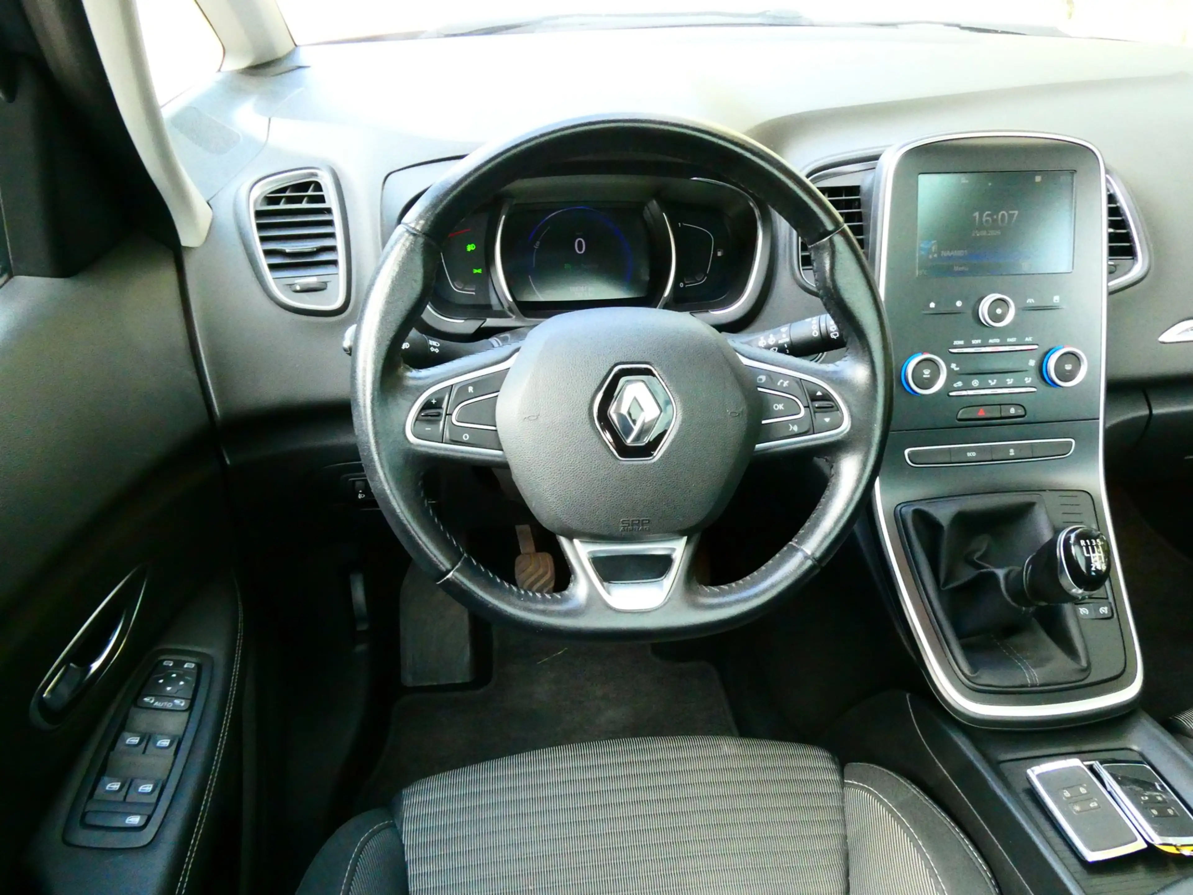 Renault Scenic 1.3 TCe 2e eig. 105.000 Clima Cruise Navi Trekhaak — photo 2