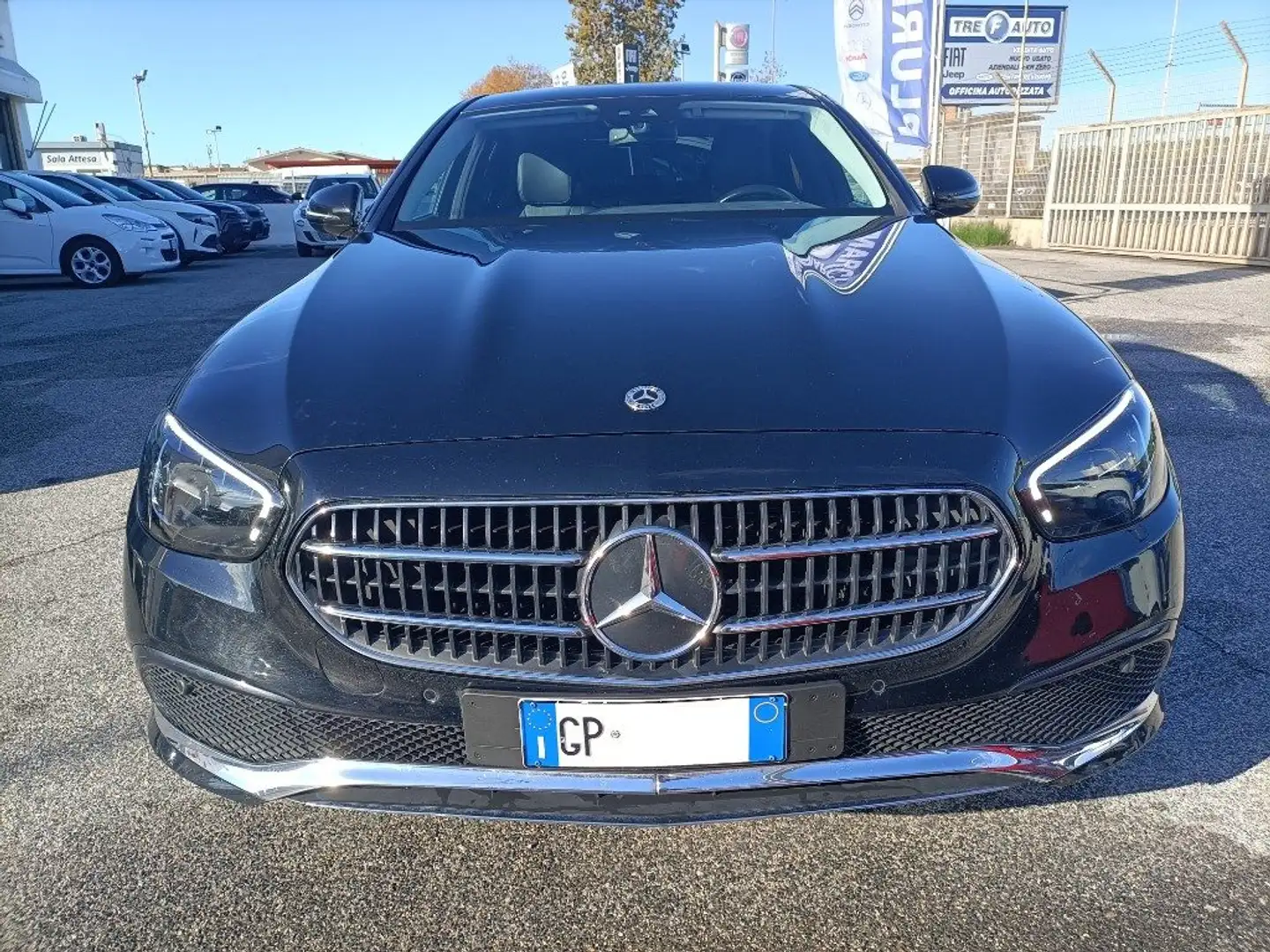 Mercedes-Benz E 200 d Auto Business Sport Schwarz - 2
