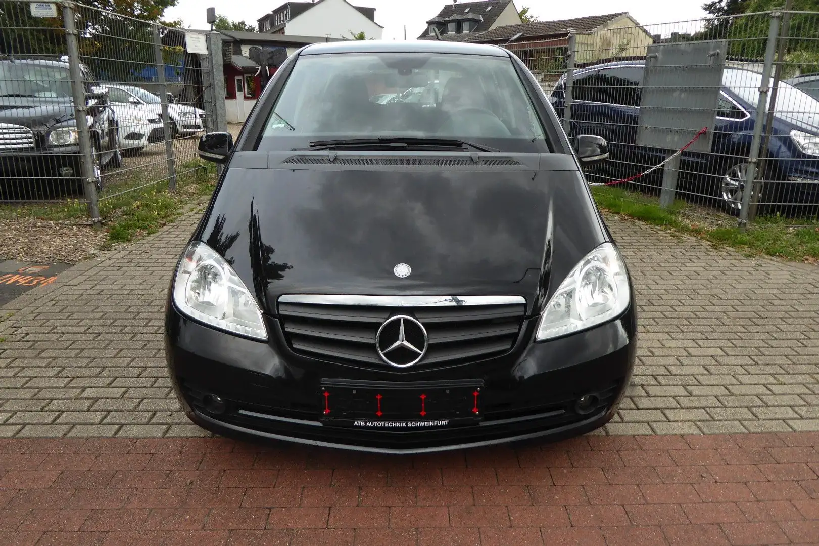 Mercedes-Benz A 180 BlueEfficiency/ Bluetooth/ Auto.Licht/ TOP Noir - 2