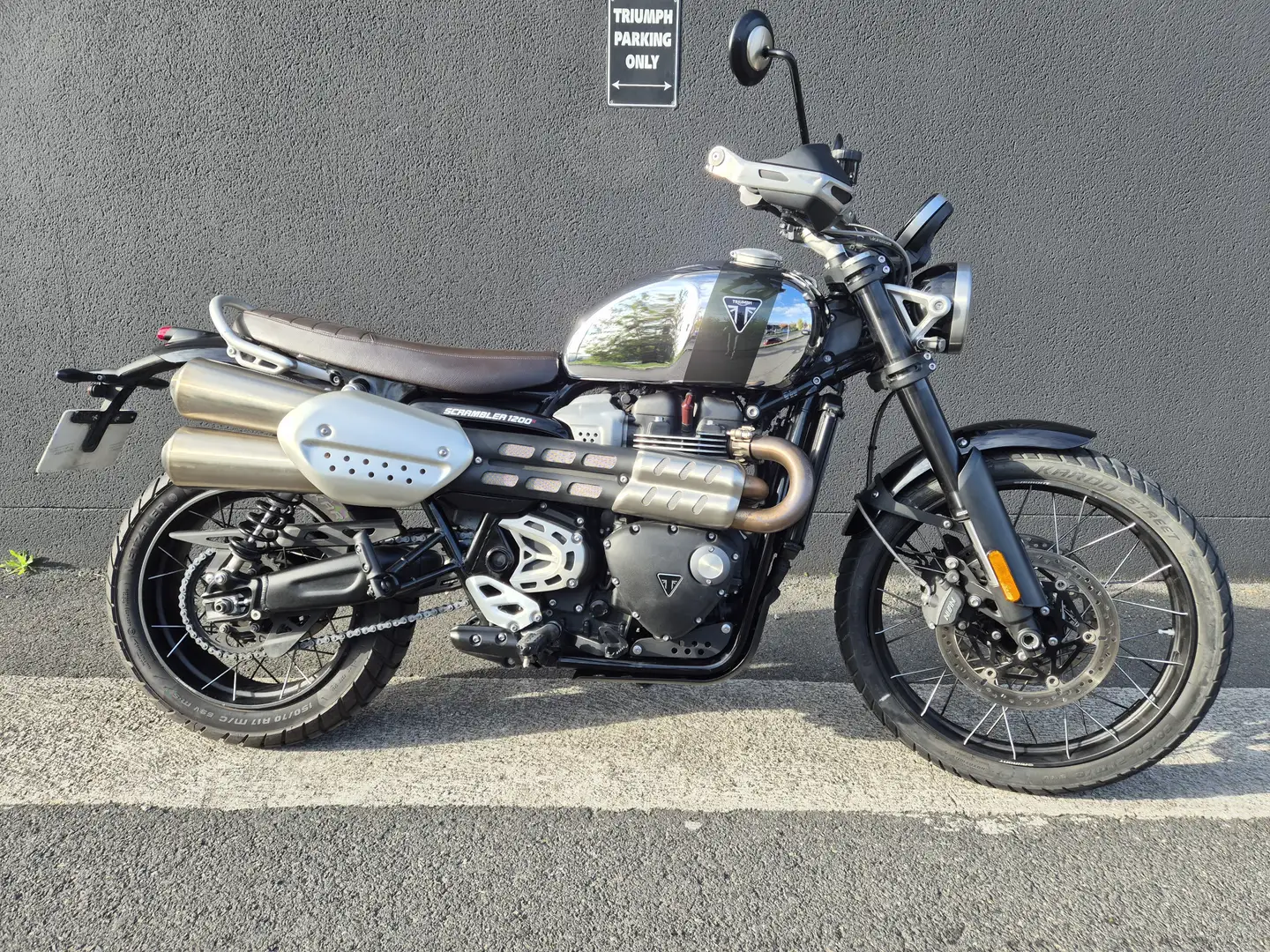Triumph Scrambler Gris - 1