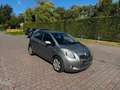 Toyota Yaris Yaris 1.3i VVT-i 16v AIRCO GPS CLIMATISÉ Argent - thumbnail 2