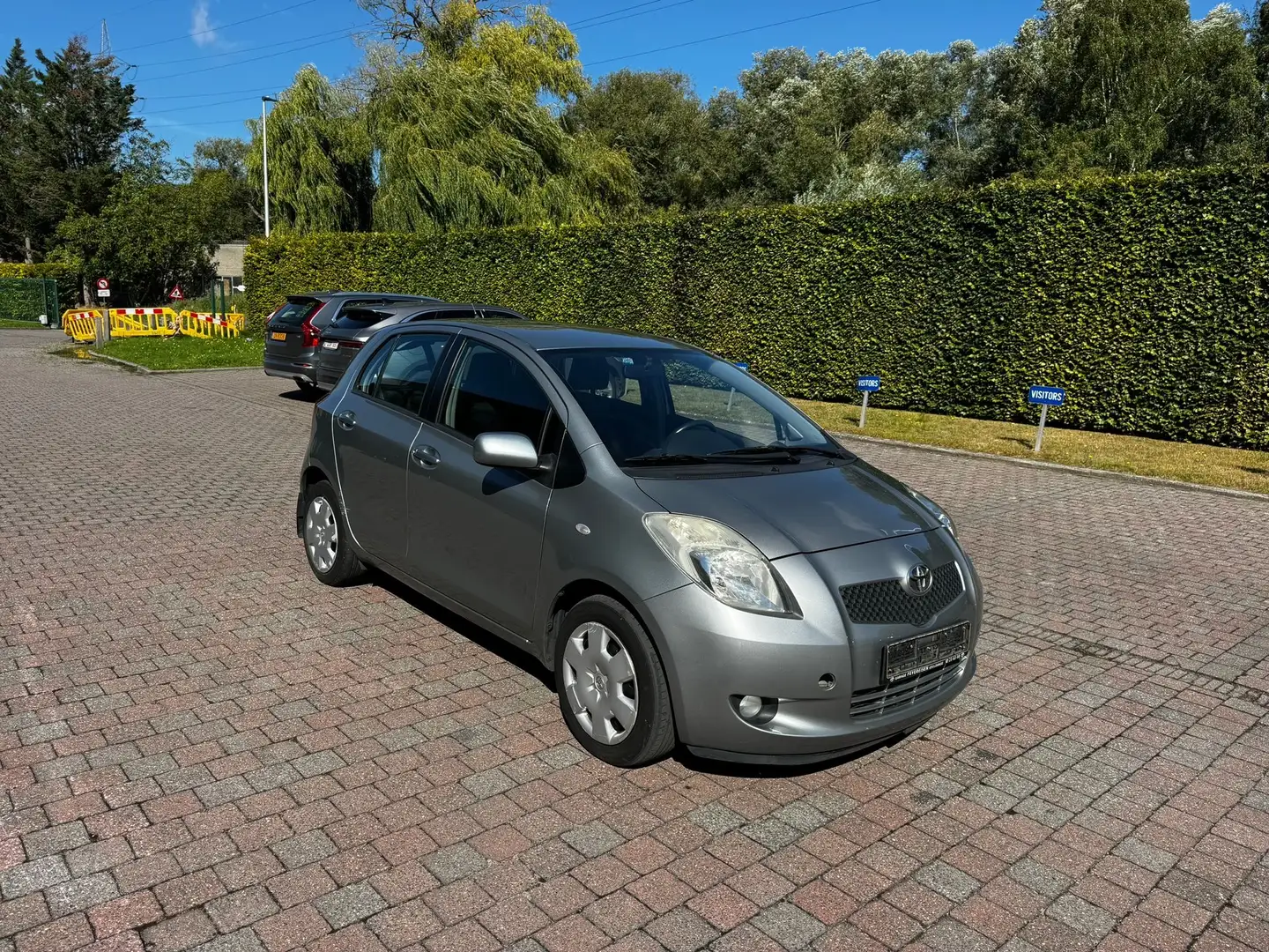 Toyota Yaris Yaris 1.3i VVT-i 16v AIRCO GPS CLIMATISÉ Argent - 2