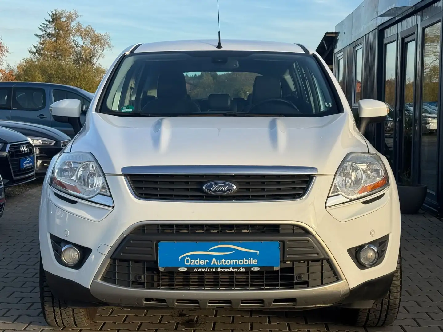 Ford Kuga Titanium 2.0 TDCi+Finanzierung+Garantie+ Weiß - 2
