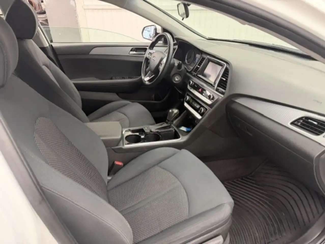 Hyundai SONATA снимка Hyundai SONATA