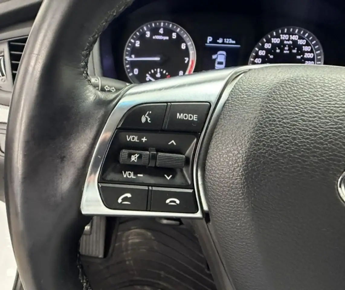 Hyundai SONATA снимка Hyundai SONATA