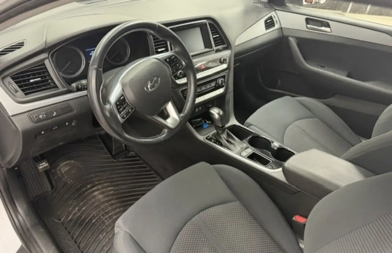 Hyundai SONATA снимка Hyundai SONATA