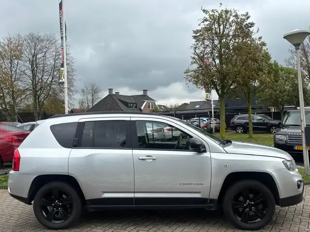 Jeep Compass view 5