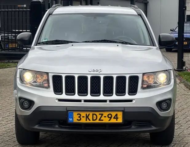 Jeep Compass view 2