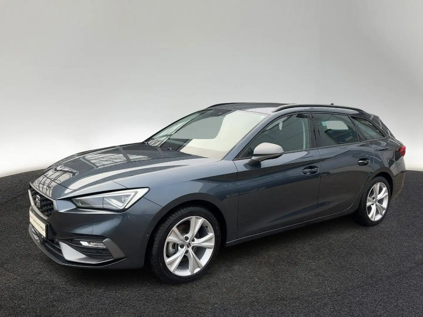 SEAT Leon Sportstourer 1.5 eTSI FR DSG Matrix Navi Ka Grau - 2