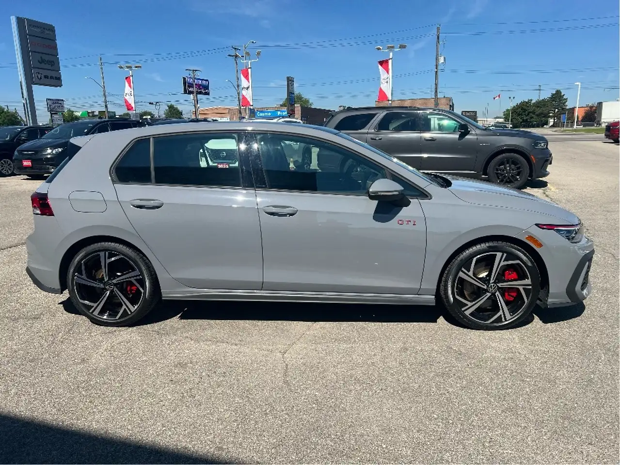 Volkswagen Golf GTI снимка Volkswagen Golf GTI