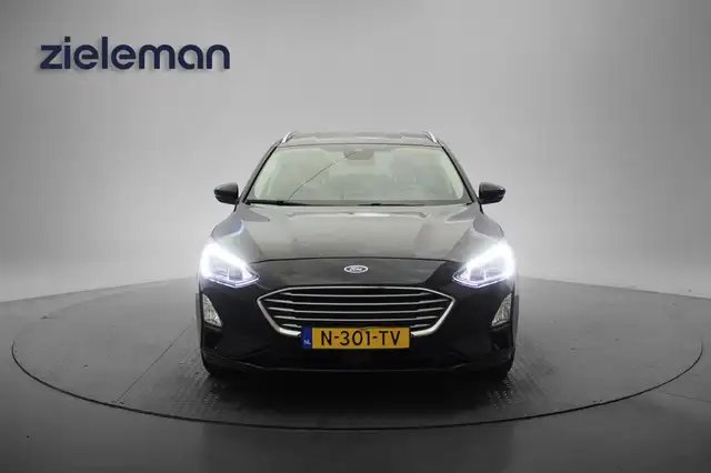 Ford Focus view 15