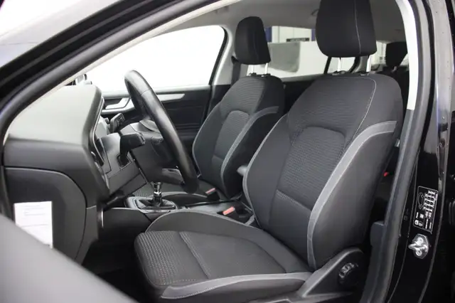Ford Focus view 11