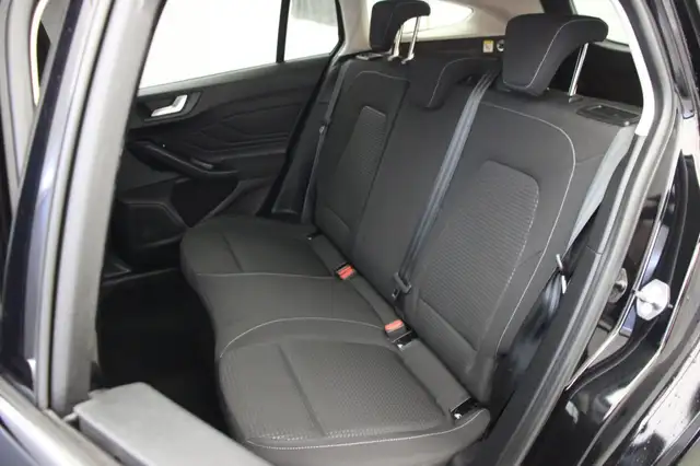 Ford Focus view 12