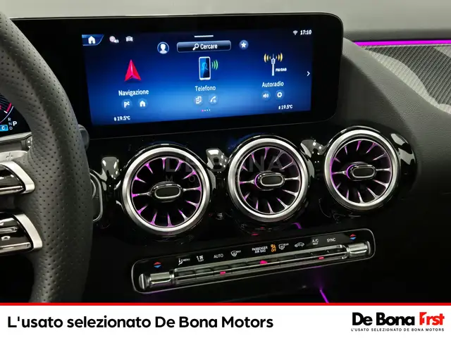 Mercedes-Benz GLA view 20