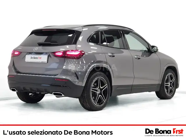 Mercedes-Benz GLA view 2