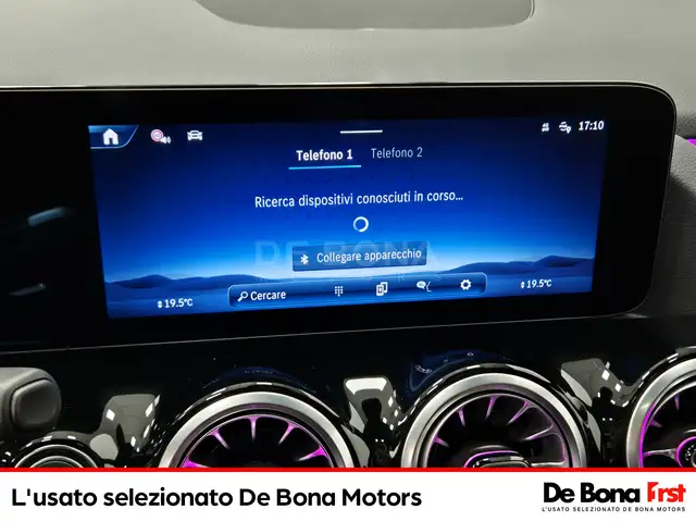 Mercedes-Benz GLA view 18