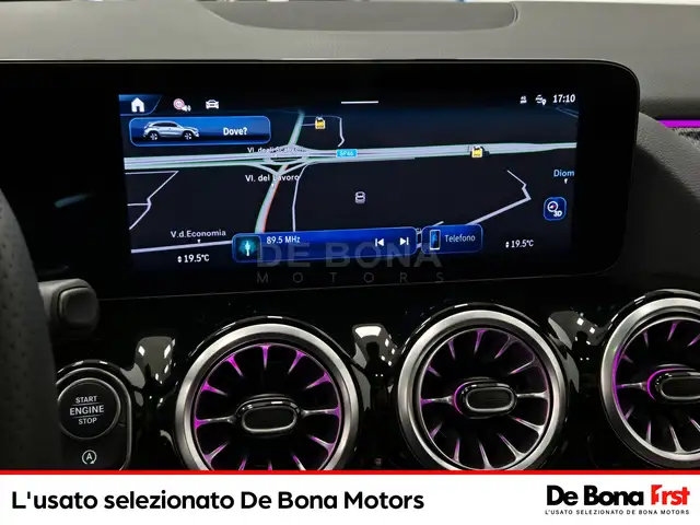 Mercedes-Benz GLA view 19