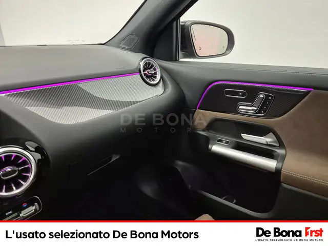Mercedes-Benz GLA view 22