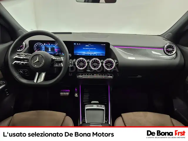 Mercedes-Benz GLA view 9