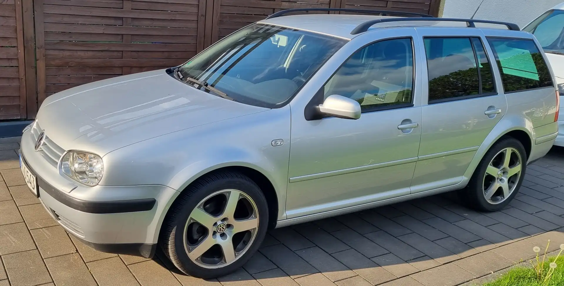 Volkswagen Golf Golf 1.6 FSI Trendline Silber - 2
