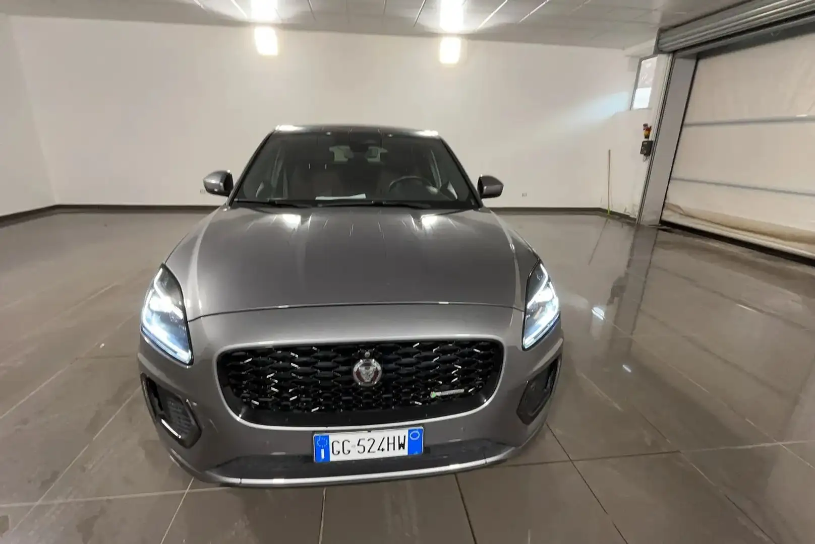 Jaguar E-Pace E-Pace 2.0d i4 mhev R-Dynamic SE awd 163 Grey - 2
