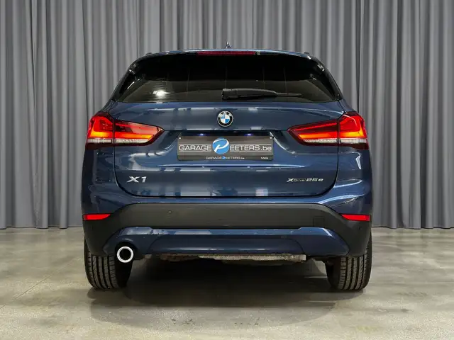 BMW X1 view 4