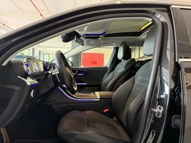 Mercedes-Benz C-Class view 12