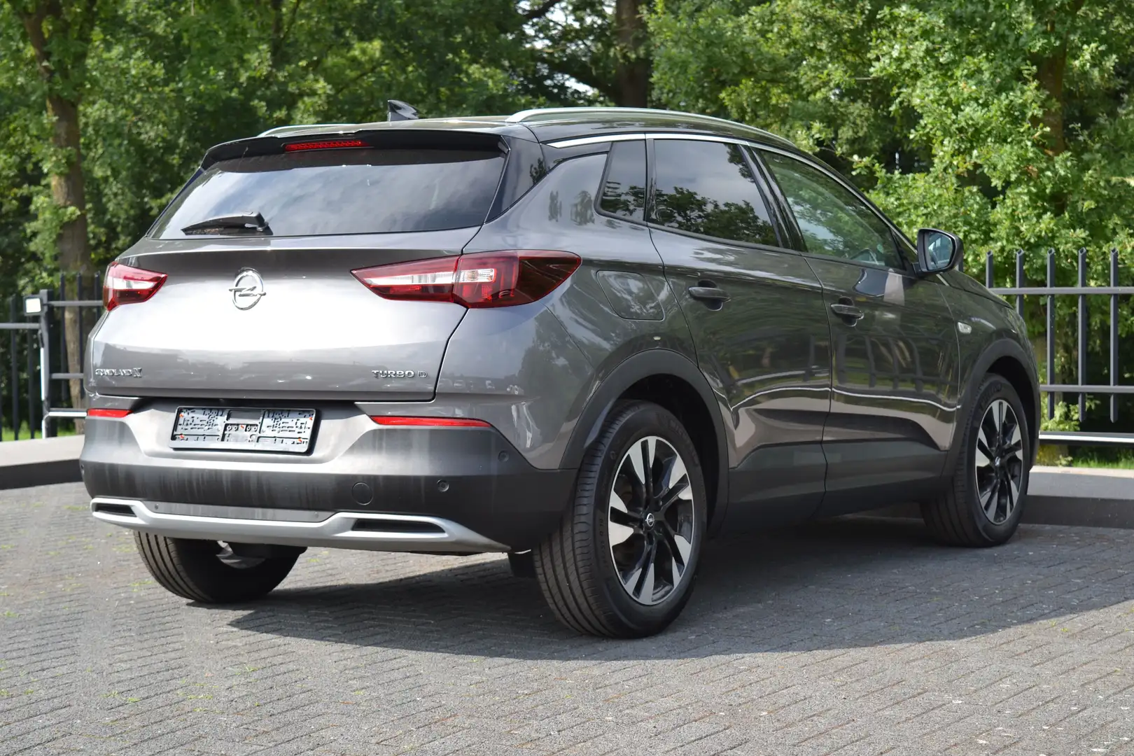 Opel Grandland 1.5 CDTi Ultimate Grijs - 2