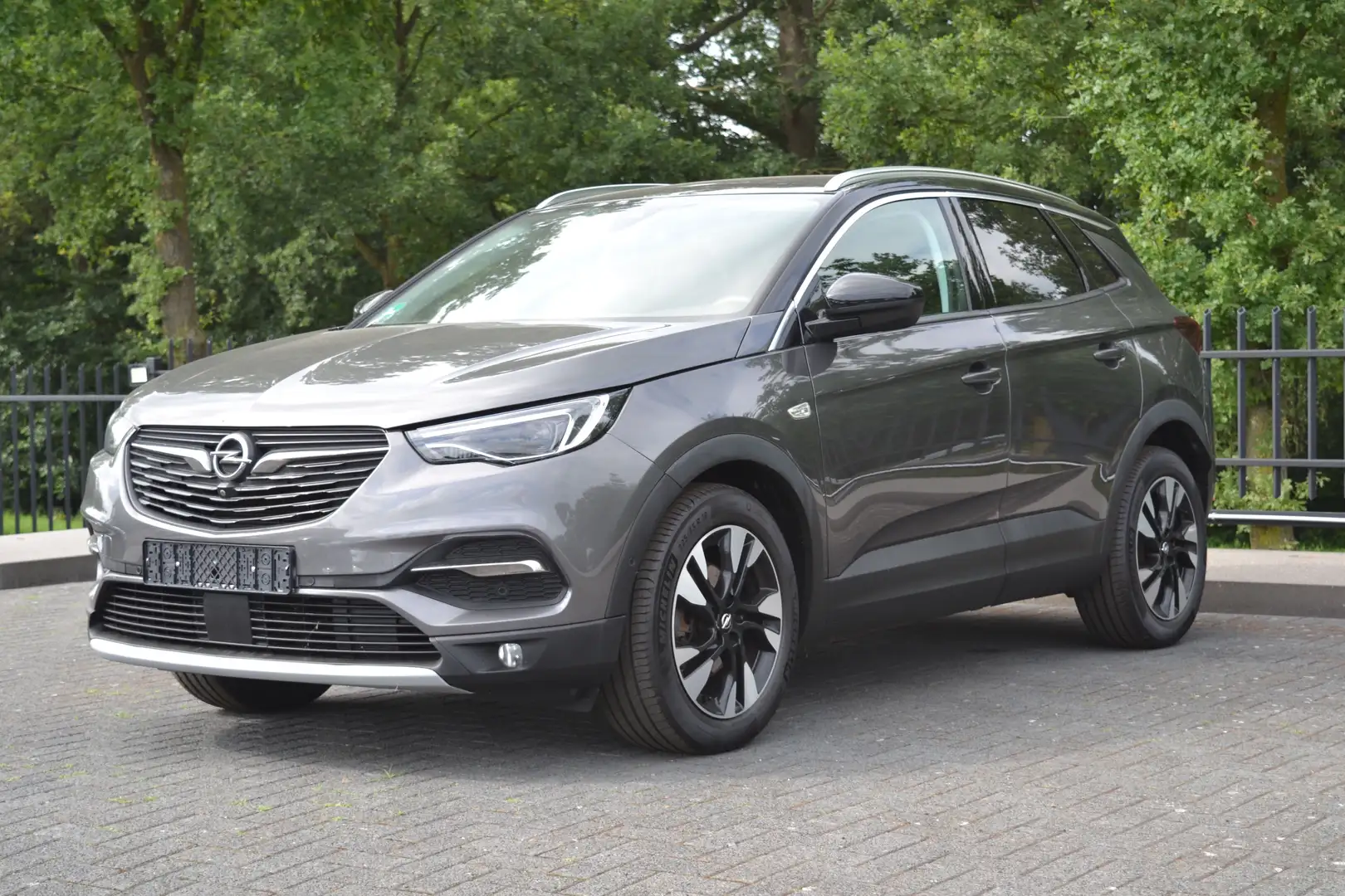 Opel Grandland 1.5 CDTi Ultimate Grijs - 1