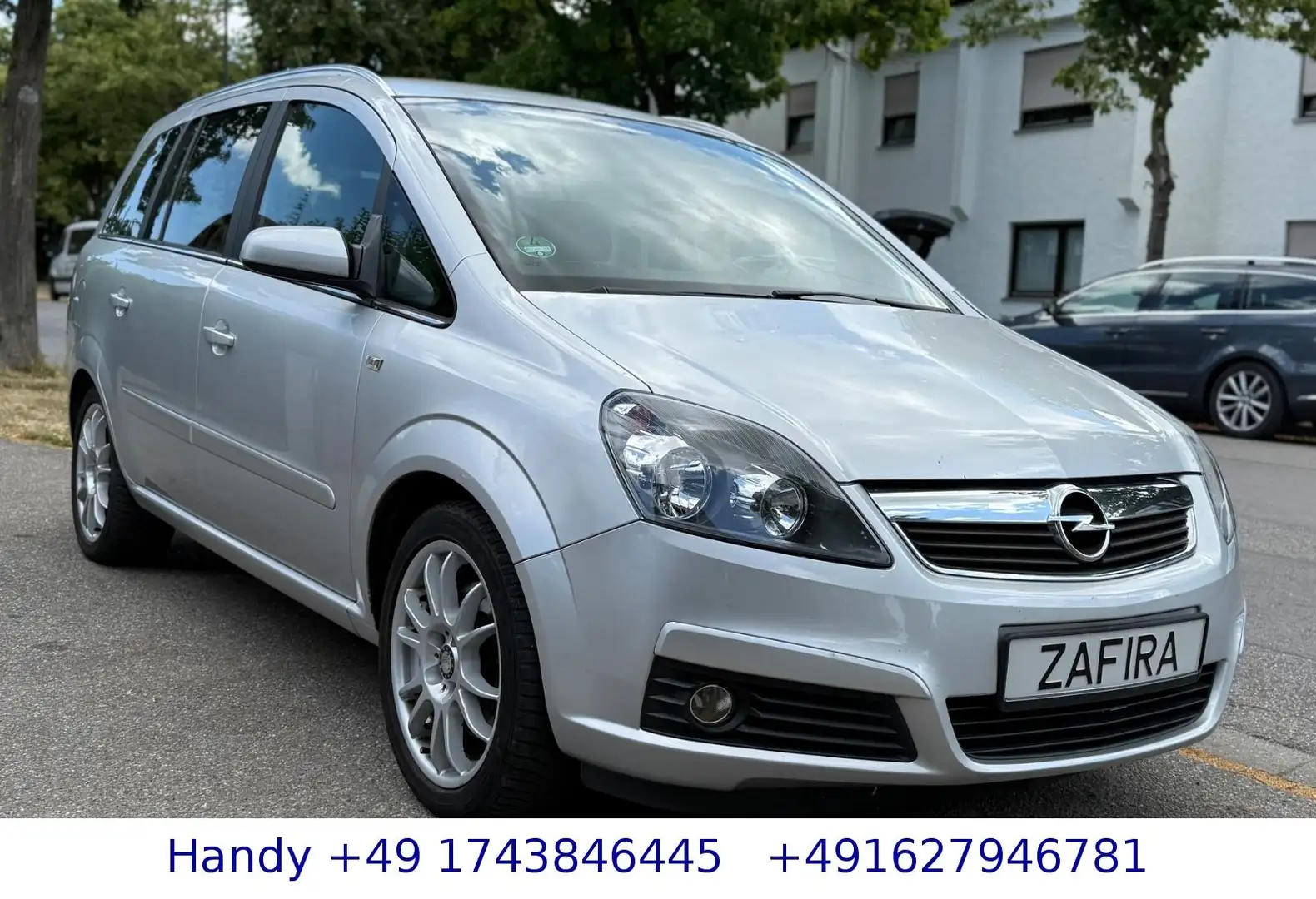 Opel Zafira B 2.2i Sport Automatik/ LEDER/TÜV 07.26 Срібний - 1