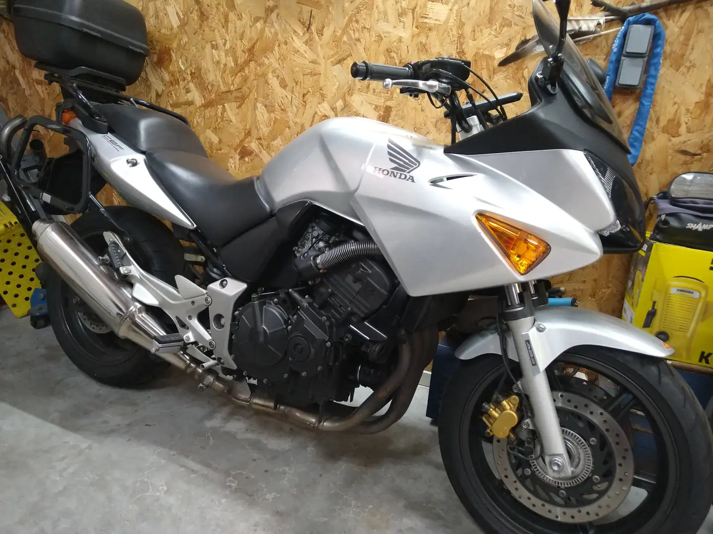 Honda CBF 600 CBF 600 S ABS Zilver - 1