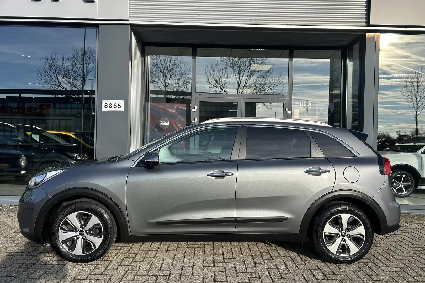 Kia Niro 1.6 GDi Hybrid BusinessLine | Stoel + Stuurverwarm Grijs - 2