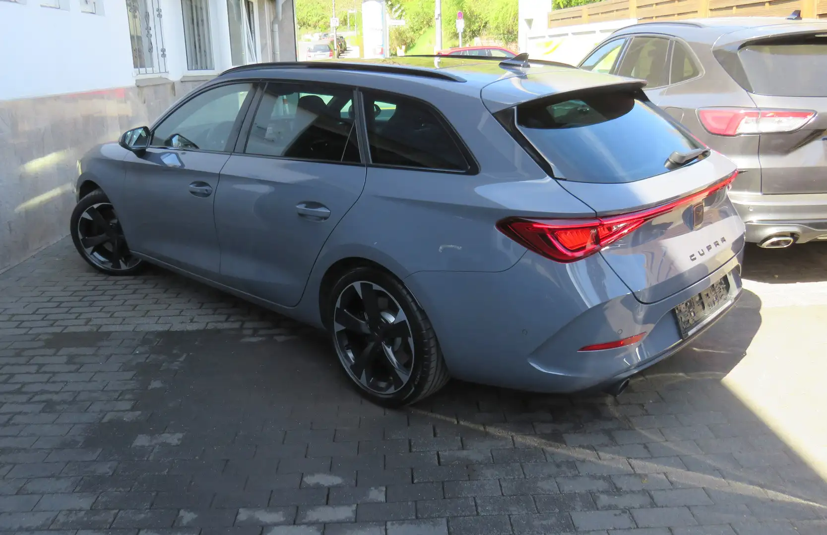 CUPRA Leon Sportstourer // Pano, R-kam, ACC, Shz Gris - 2