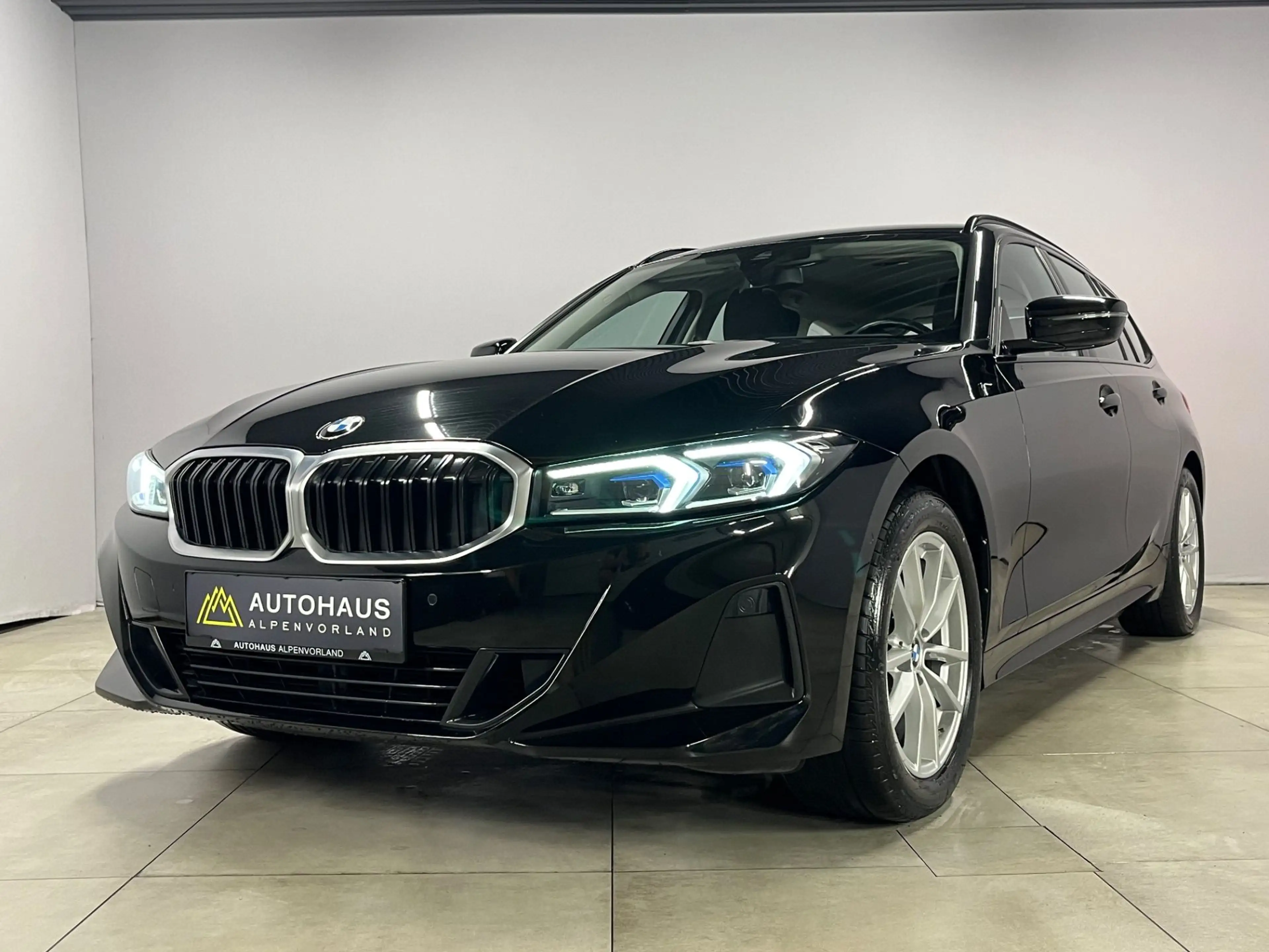BMW 316 d 48 V Touring Aut. ***Live Cockpit | LED*** — photo 3