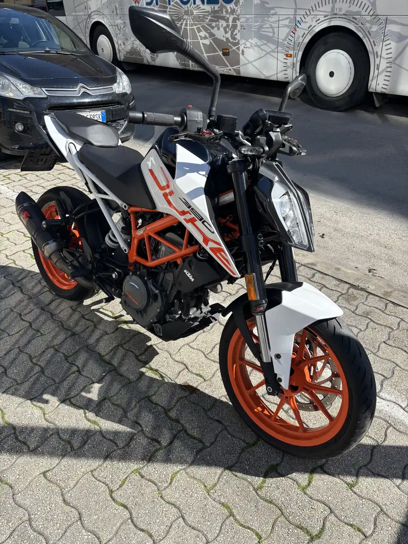 KTM 390 Duke ABS 2020 Alb - 2