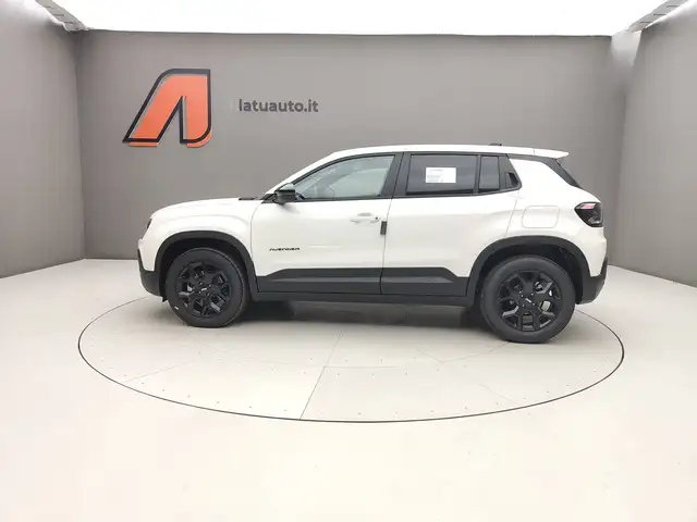 Jeep Avenger view 4