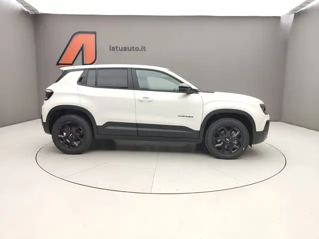 Jeep Avenger view 8