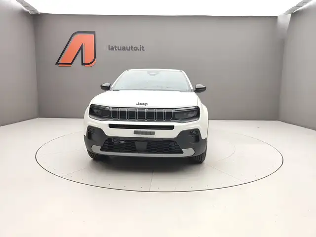 Jeep Avenger view 2