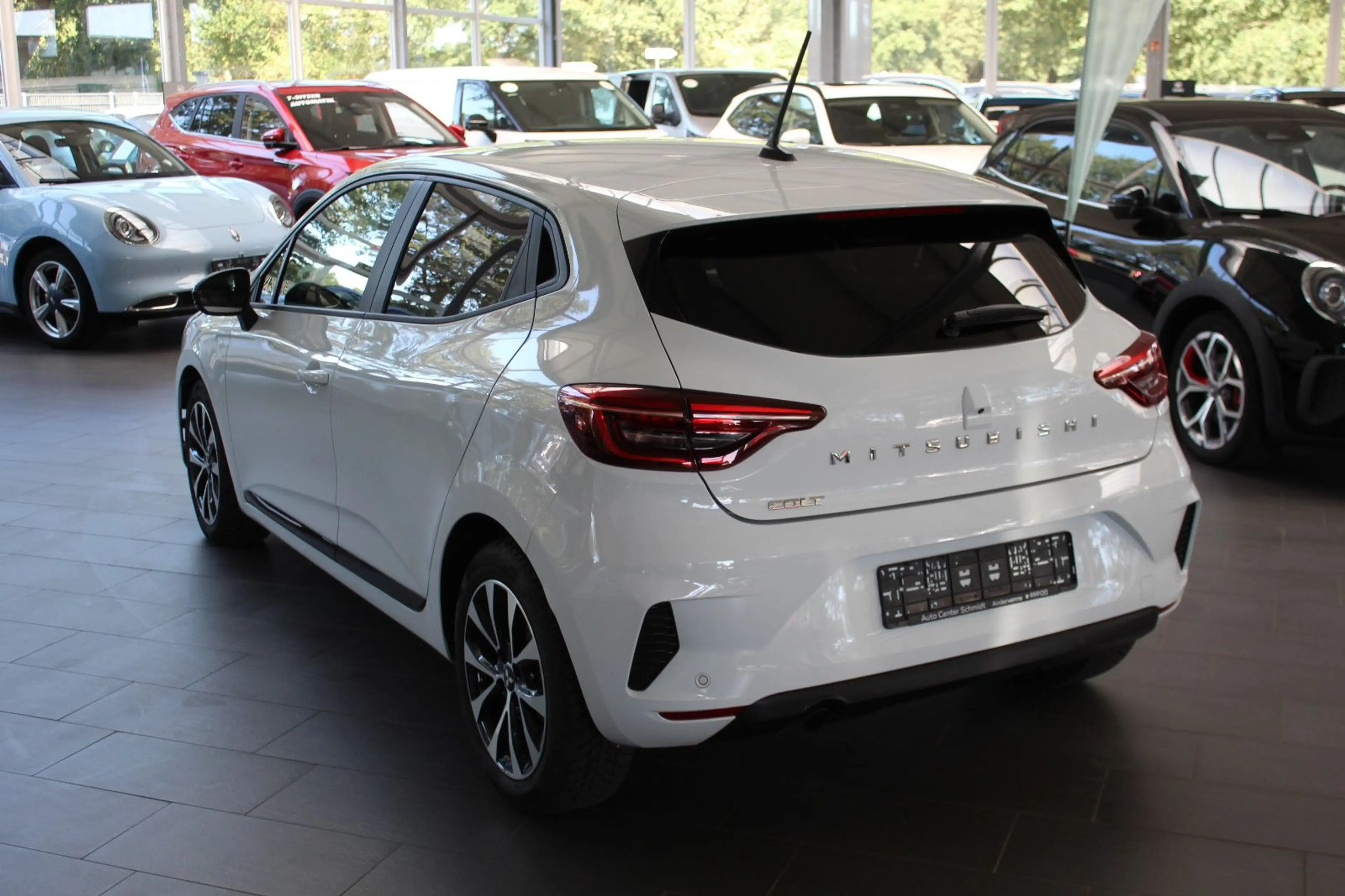 Mitsubishi Colt "Plus"(Sitzheizung, Kamera,Allwetterreifen) — photo 3