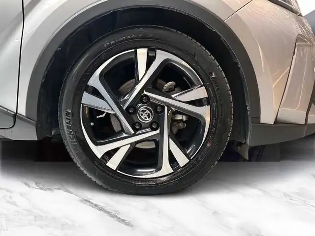 Toyota C-HR view 8